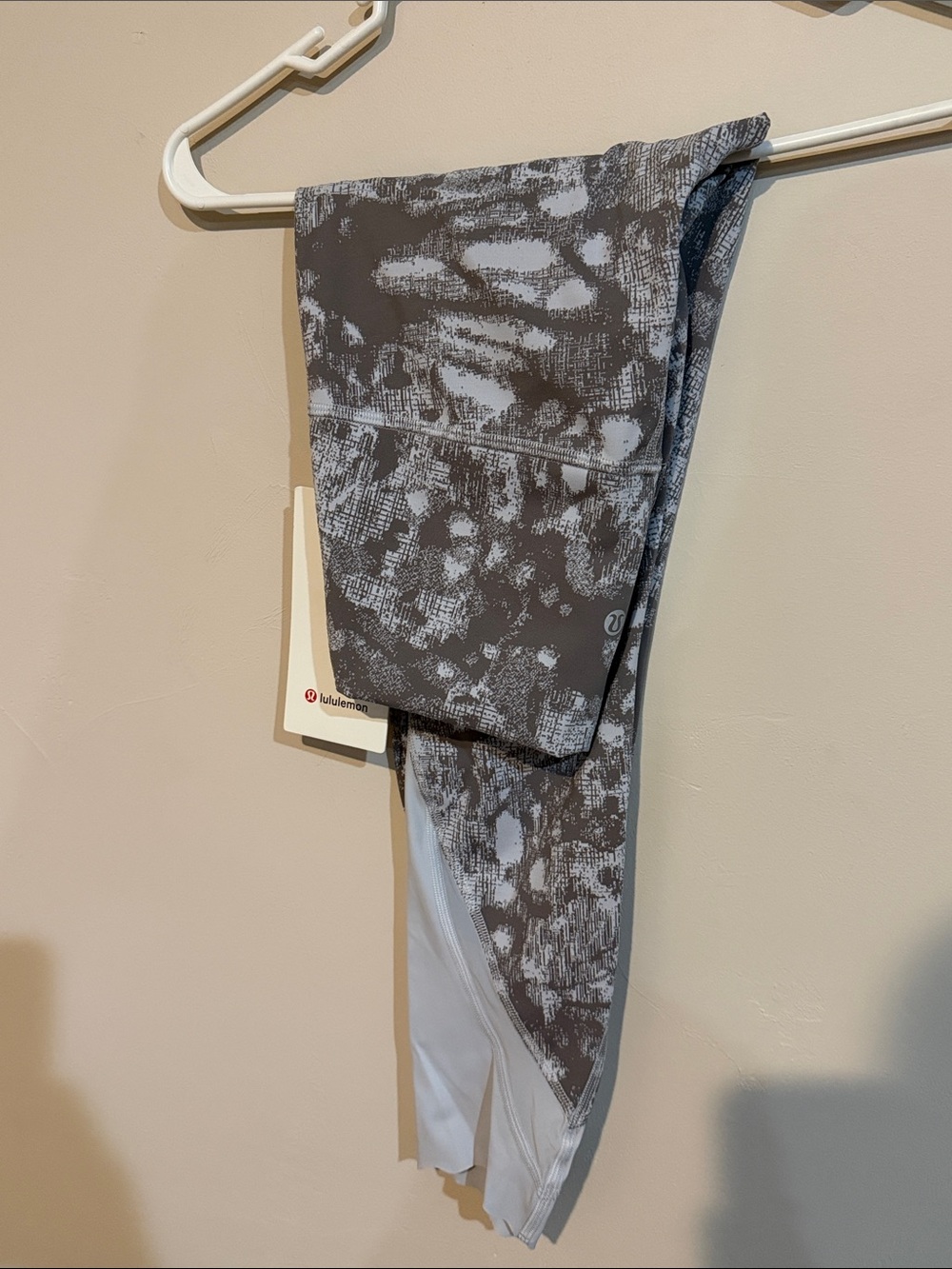 lululemon wonder under HR crop